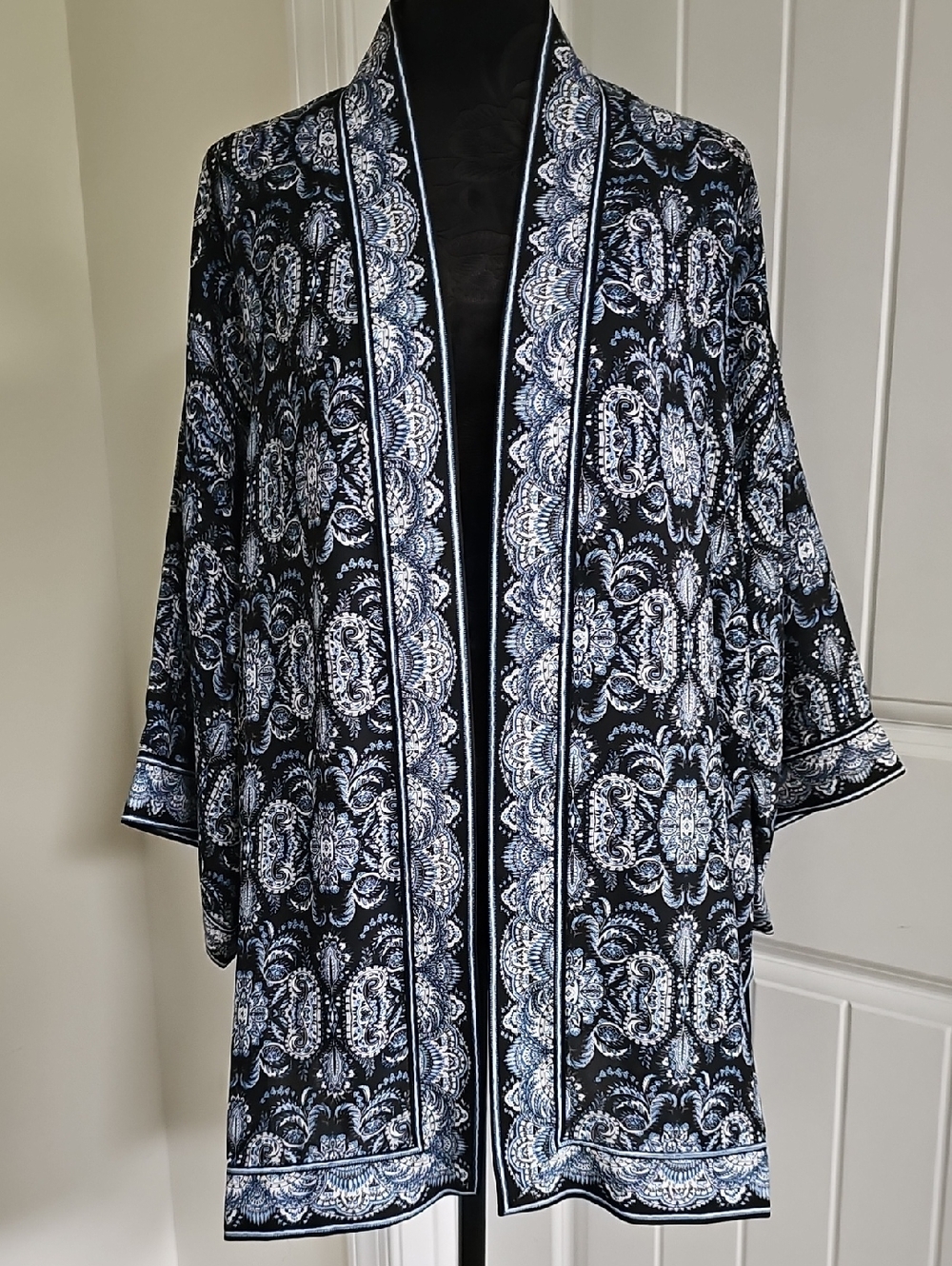 NWT Max Studio Blue, Black & White Paisley Kimono Top, Medium